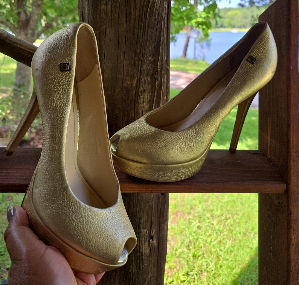Loucos & Santos Metallic Gold Leather Peep Toe Stiletto Platform Heel